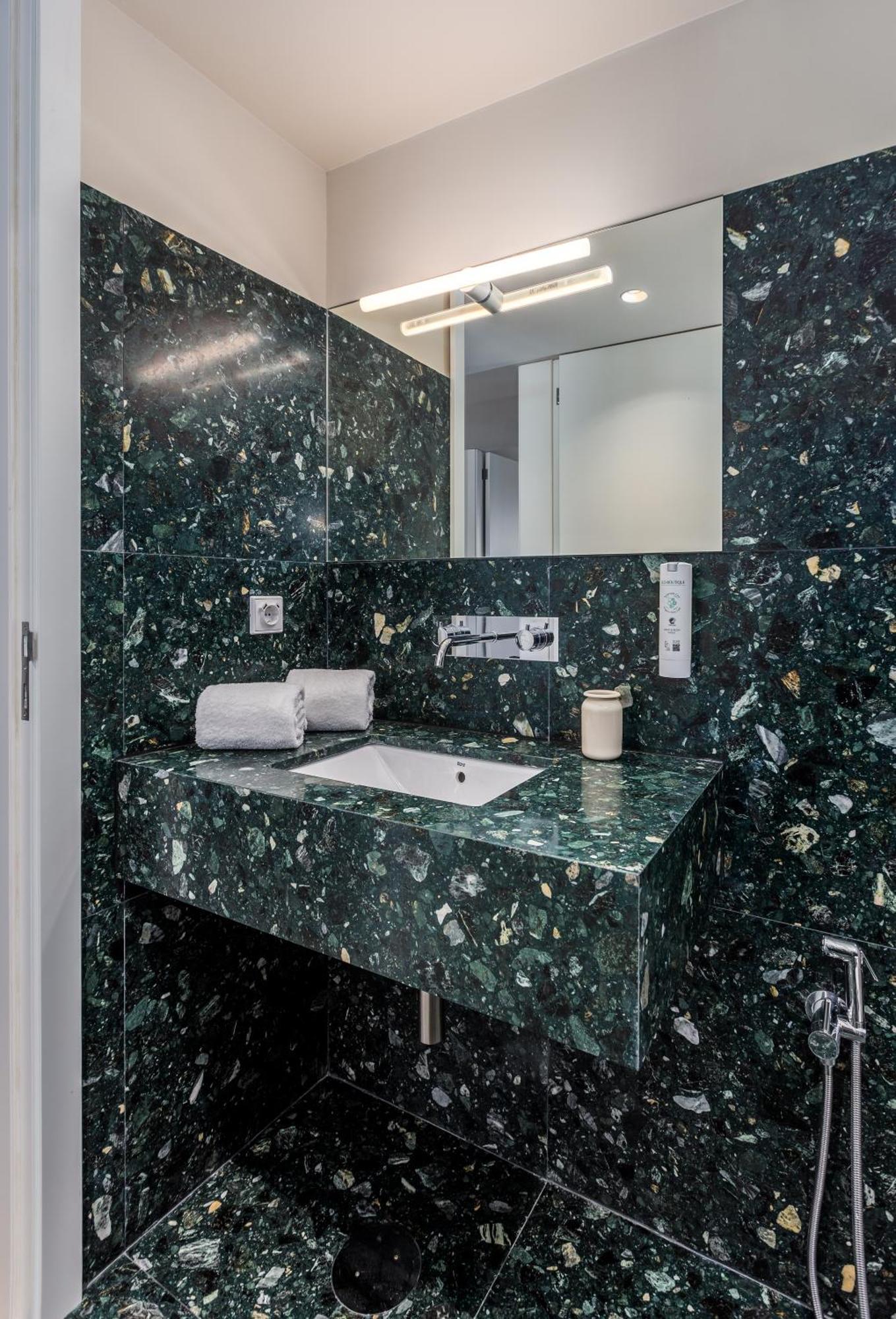 Aspasios Bonjardim Apartments Porto Room photo